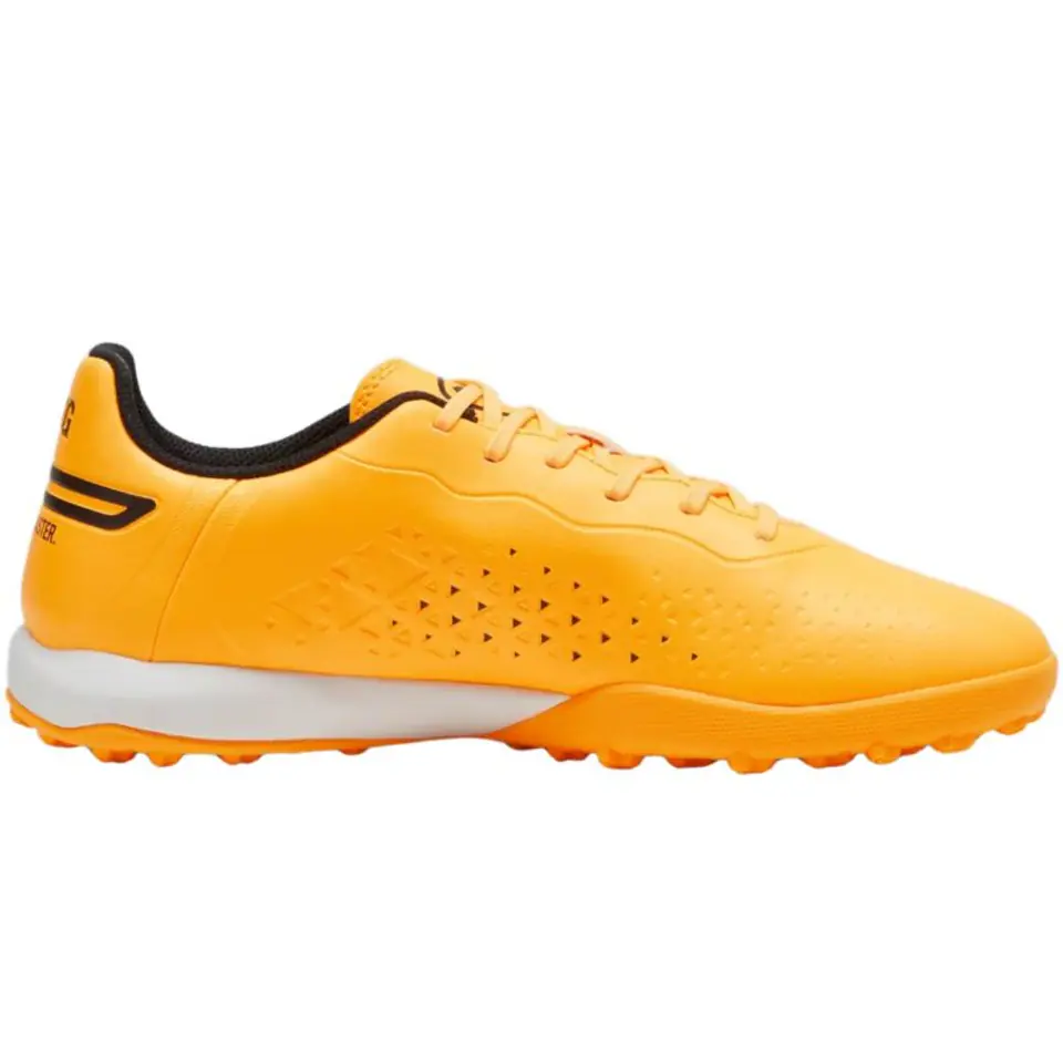 ⁨Buty piłkarskie Puma King Match TT M 107260 (kolor Pomarańczowy, rozmiar 44.5)⁩ w sklepie Wasserman.eu