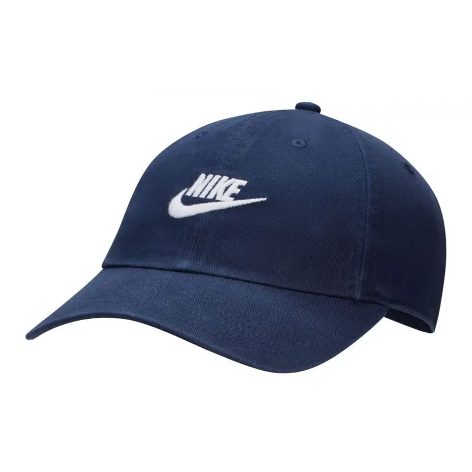 ⁨Czapka z daszkiem Nike Club FB5368 (kolor Granatowy, rozmiar M/L)⁩ w sklepie Wasserman.eu