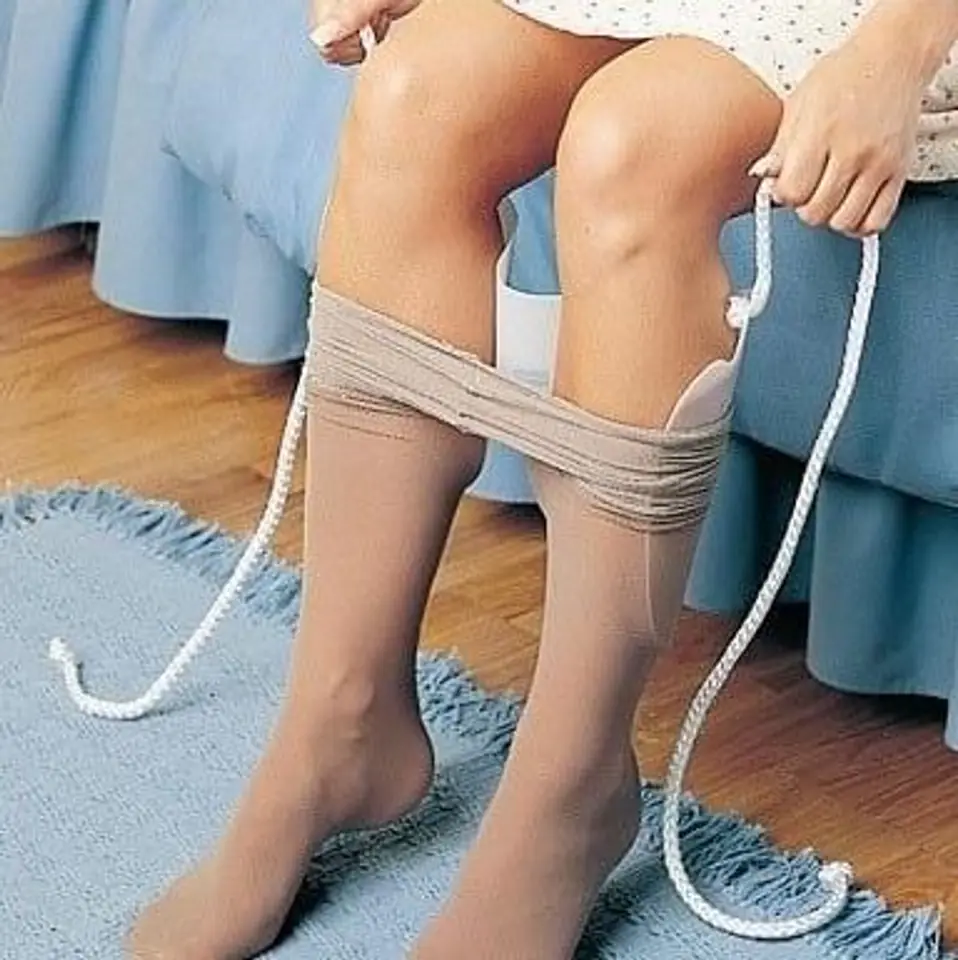 ⁨Stockings and tights fitting device⁩ at Wasserman.eu