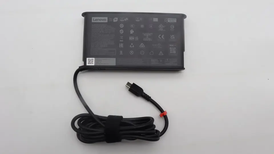 ⁨Lenovo 135W power adapter with⁩ w sklepie Wasserman.eu