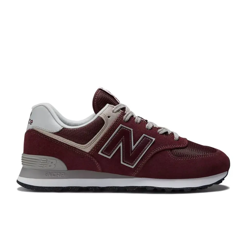 ⁨Buty New Balance M ML574 (kolor Czerwony, rozmiar 45.5)⁩ w sklepie Wasserman.eu