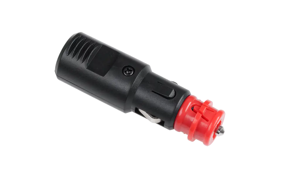 Universeller Zigarettenanzünderstecker im Wasserman.eu