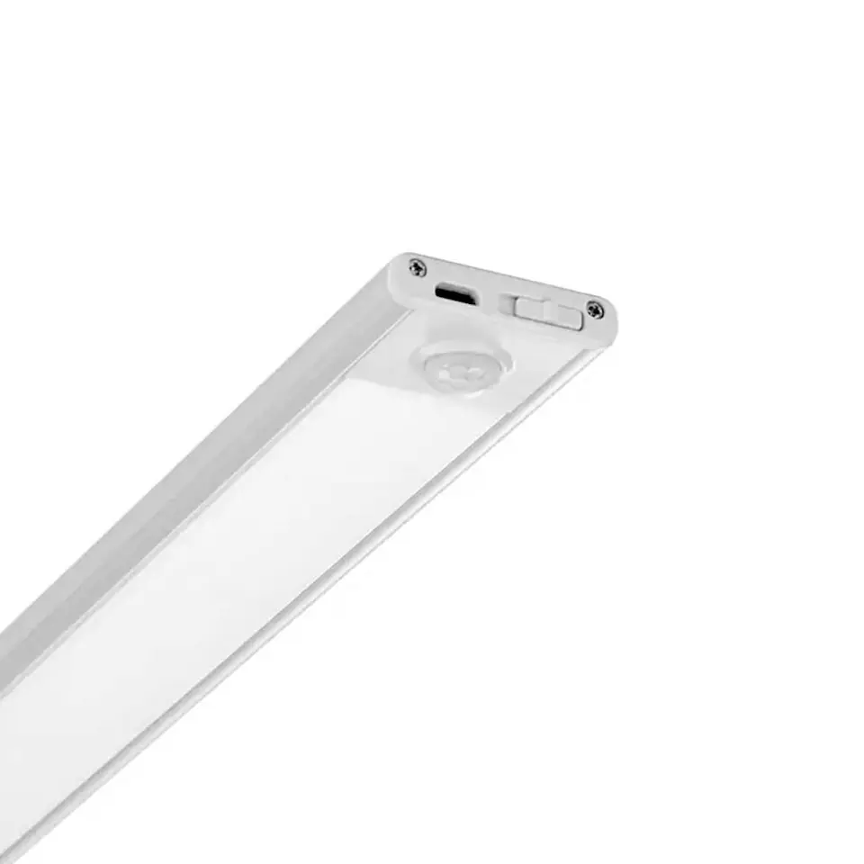 ⁨Oprawa podszafkowa V-TAC 2,5W LED Srebrna Czujnik Ruchu Ładowanie USB 60cm VT-8143 4000K 260lm⁩ w sklepie Wasserman.eu