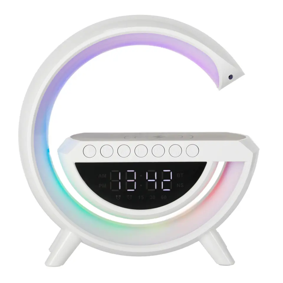 ⁨Lampka LED Gamingowa RGB głośnik ładowarka indukcyjna radio budzik zegar⁩ w sklepie Wasserman.eu