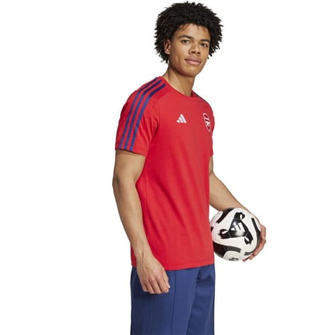 ⁨Koszulka adidas Arsenal Londyn DNA Tee M (kolor Czerwony, rozmiar M)⁩ w sklepie Wasserman.eu