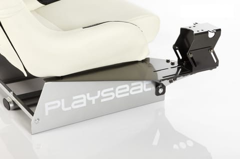 ⁨Playseat GearShiftHolder PRO⁩ at Wasserman.eu