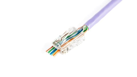 ⁨Wtyk RJ45 (8P8C) przelotowy kat.5e nieekranowany AWG 26-24 /woreczek zawiera 100szt./X-ML-5U-EZ⁩ w sklepie Wasserman.eu