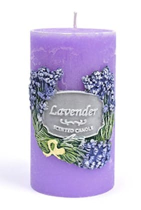 ⁨Świeca GARDEN LAVENDER walec mały 7xh11,5cm parafinowa fiolet⁩ w sklepie Wasserman.eu