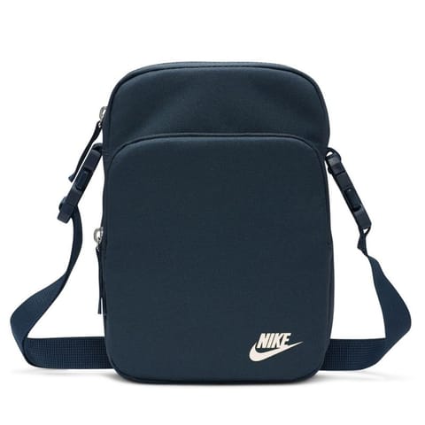 ⁨Saszetka Nike Heritage Crossbody Bag DB0456 (kolor Granatowy)⁩ w sklepie Wasserman.eu