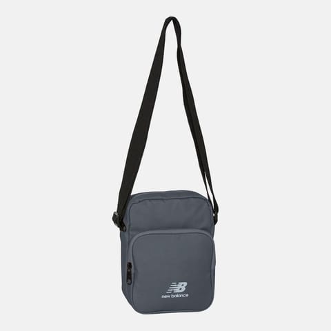 ⁨Saszetka New Balance Heritage Sling Bag (kolor Szary/Srebrny, rozmiar uniwersalny)⁩ w sklepie Wasserman.eu