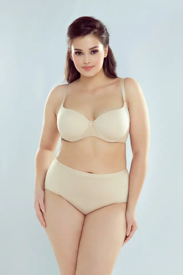 ⁨Briefs Stefanie beige (size S)⁩ at Wasserman.eu