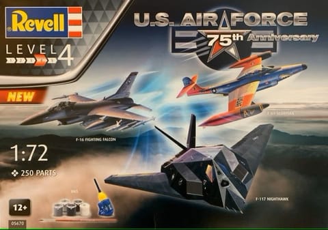 ⁨Zestaw upominkowy Samoloty US Air Force 75TH 1/72⁩ w sklepie Wasserman.eu