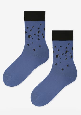 ⁨SKARPETY MARILYN MEN SWALLOWS (kolor błękit, rozmiar 41-45)⁩ w sklepie Wasserman.eu