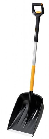 ⁨SZUFLA DO ŚNIEGU Z TELESKOPOWYM TRZONKIEM X-series™ FISKARS⁩ w sklepie Wasserman.eu