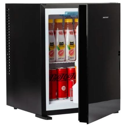 ⁨Chłodziarka (minibar) czarna szklany front MPM-30-MBS-06L⁩ w sklepie Wasserman.eu