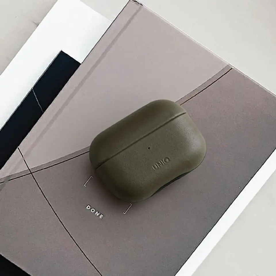 ⁨UNIQ Case Terra AirPods Pro Genuine Leather Olive/olive⁩ at Wasserman.eu