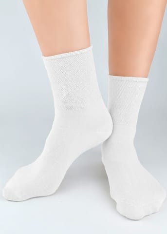 ⁨SKARPETY NOVITI SB103-U-06 MEDICAL (kolor biały, rozmiar 35-38)⁩ w sklepie Wasserman.eu