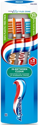 ⁨AQUAFRESH Szczoteczka do zębów In-Between Clean - medium(średnia) TRIO 3 sztuki⁩ w sklepie Wasserman.eu