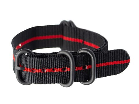 ⁨Pasek N01 NATO parciany do zegarka - czarny/czerwony - 22mm⁩ w sklepie Wasserman.eu