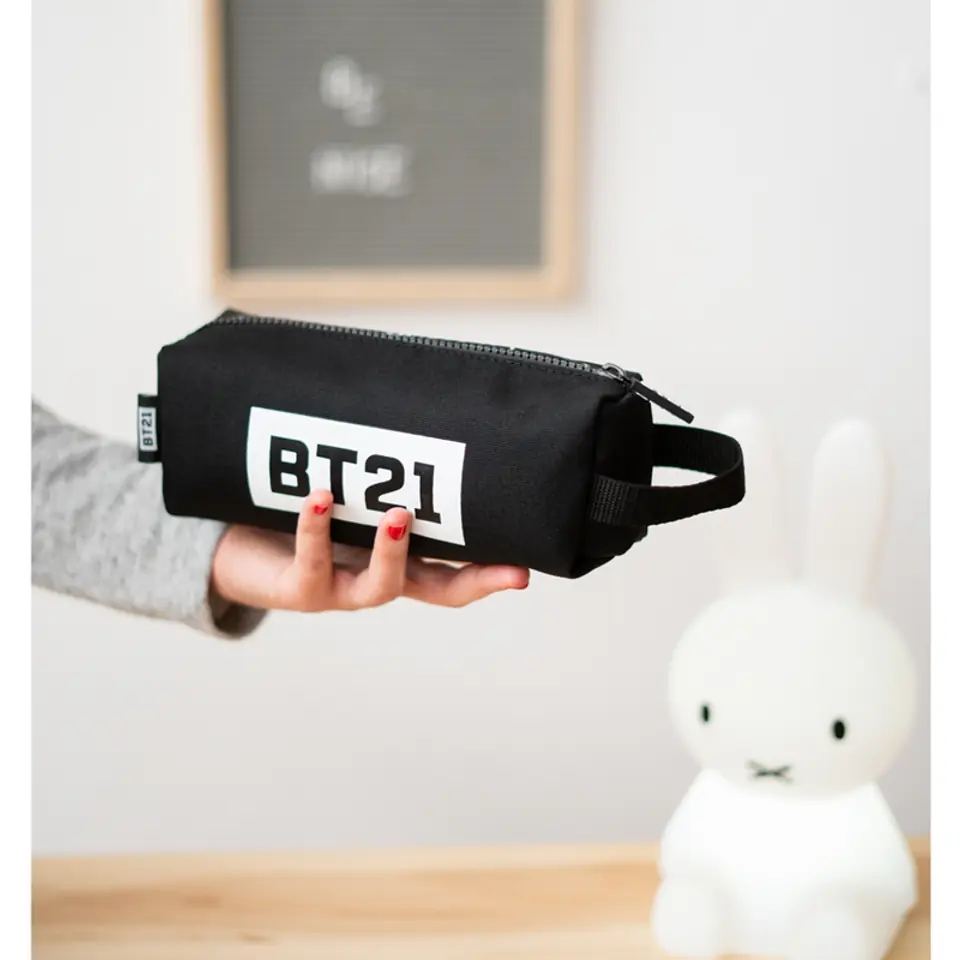 ⁨Line Friends BT21 - Pencil case tube⁩ at Wasserman.eu