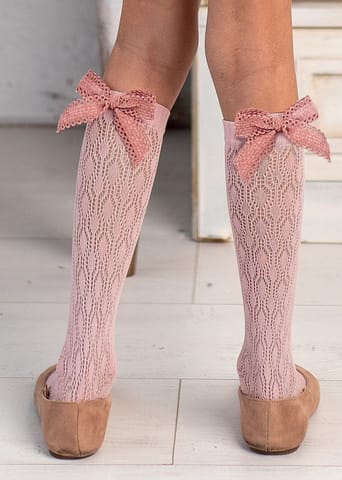 ⁨PODKOLANÓWKI KNITTEX LACEY AŻUROWE (kolor bianco, rozmiar 18-22)⁩ w sklepie Wasserman.eu