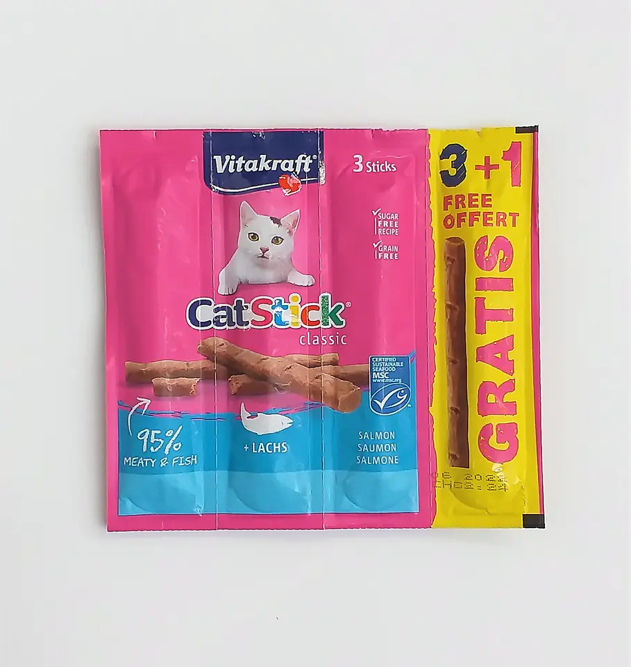 ⁨VITAKRAFT CAT STICK MINI salmon cat delicacy 3+1 free⁩ at Wasserman.eu