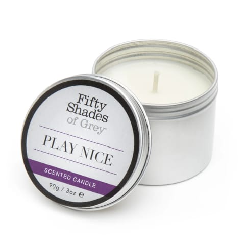 ⁨Fifty Shades of Grey Play Nice świeca do masażu waniliowa 90g⁩ w sklepie Wasserman.eu