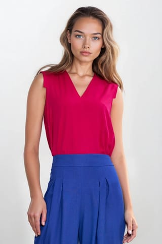 ⁨Bluzka bez rękawów, z dekoltem V - fuksja - B191 (kolor fuksja, rozmiar 36)⁩ w sklepie Wasserman.eu