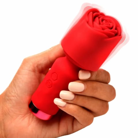 ⁨Bloomgasm Pleasure Rose Mini Wand - czerwony masażer relaksacyjny USB⁩ w sklepie Wasserman.eu