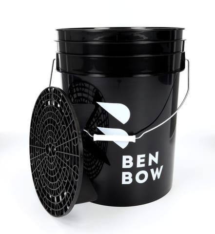 ⁨BenBow 000780 - czarne wiadro detailingowe 20L z czarnym separatorem⁩ w sklepie Wasserman.eu