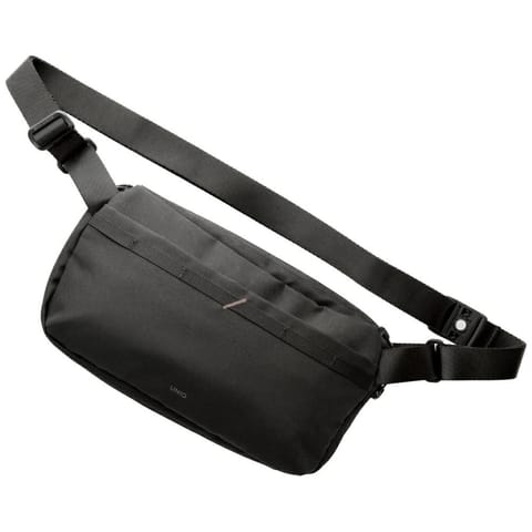 ⁨Torba Crossbody UNIQ Denver 5L czarny⁩ w sklepie Wasserman.eu
