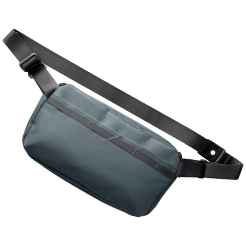 ⁨Torba Crossbody UNIQ Denver 5L niebieski⁩ w sklepie Wasserman.eu