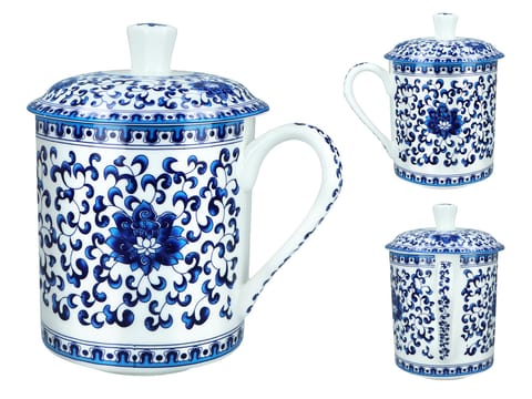 ⁨Kubek porcelanowy z przykrywką⁩ w sklepie Wasserman.eu