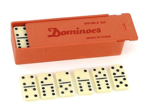 ⁨Domino w plastikowym pudełku⁩ w sklepie Wasserman.eu
