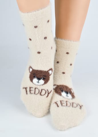 ⁨SKARPETY NOVITI SP017-W PUCHATE TEDDY (kolor jasny-beż, rozmiar 36-41)⁩ w sklepie Wasserman.eu