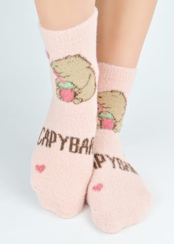 ⁨SKARPETY NOVITI SP021-W PUCHATE CAPYBARA (kolor pudrowy róż, rozmiar 36-41)⁩ w sklepie Wasserman.eu