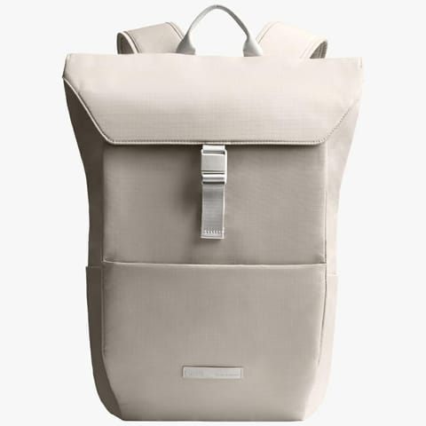⁨Plecak UNIQ Arden RPET 24L beżowy⁩ w sklepie Wasserman.eu