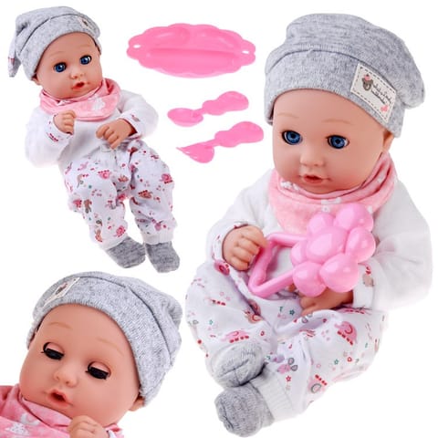 ⁨Lalka BOBAS 32cm z ruchomymi oczkami + akcesoria do karmienia ZA5833⁩ w sklepie Wasserman.eu