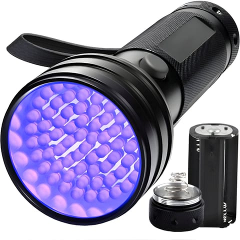 ⁨Latarka UV taktyczna metalowa na baterie 51 LED⁩ w sklepie Wasserman.eu
