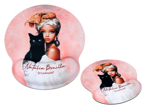 ⁨Podkładka pod mysz komputerową z poduszką na nadgarstek - N. Bonilla, Kocie opowieści Neli (CARMANI)⁩ w sklepie Wasserman.eu