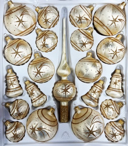⁨Bombki szklane Zestaw 21 sztuk Ręcznie zdobione. Produkt polski (złoty)⁩ w sklepie Wasserman.eu