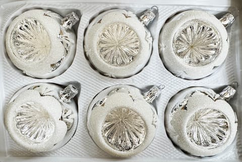 ⁨Bombki szklane 8cm reflektor 6szt Ręczna produkcja. Produkt PL (biały)⁩ w sklepie Wasserman.eu