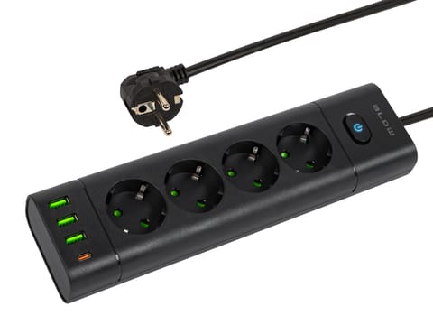 ⁨Przedłużacz sieciowy PS-450T 4-Gniazda 3xUSB+USB-PD 1,5m czarny 3x1mm⁩ w sklepie Wasserman.eu