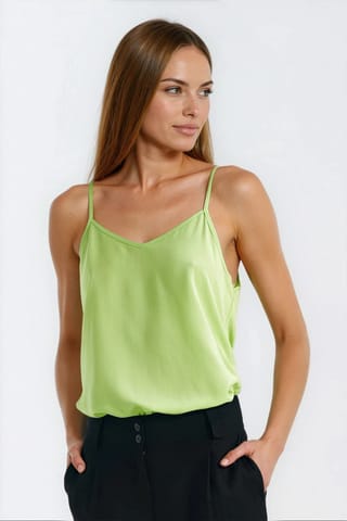⁨Bluzka basic na cienkich ramiączkach- limonkowy - B210 (kolor limonka, rozmiar 42)⁩ w sklepie Wasserman.eu