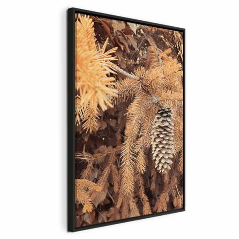 ⁨Obraz - Złota szyszka (1-częściowy) pionowy (rozmiar 60x90, wykończenie W ramie drewnianej czarnej)⁩ w sklepie Wasserman.eu