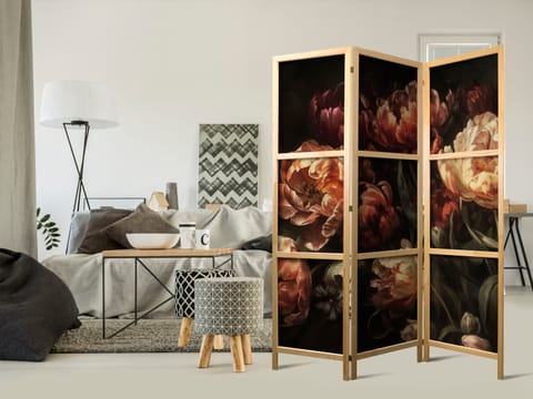 ⁨Parawan japoński - Okazałe tulipany - bukiet kwiatów w czerwieni i bieli na czarnym tle (rozmiar 135x172, wykończenie )⁩ w sklepie Wasserman.eu