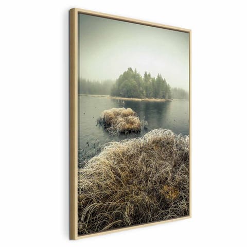 ⁨Obraz - Jesień na mokradłach (1-częściowy) pionowy (rozmiar 40x60, wykończenie W ramie drewnianej naturalnej)⁩ w sklepie Wasserman.eu