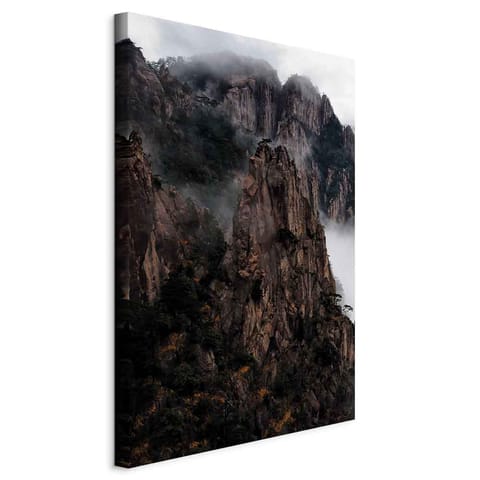 ⁨Obraz - W sercu górskiego pejzażu (1-częściowy) - chmury między skałami (rozmiar 40x60, wykończenie Standard)⁩ w sklepie Wasserman.eu