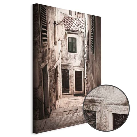 ⁨Obraz - Retro uliczka (1-częściowy) pionowy (rozmiar 20x30, wykończenie Premium Print)⁩ w sklepie Wasserman.eu