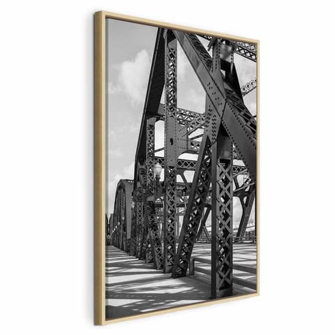 ⁨Obraz - Most o poranku (1-częściowy) pionowy (rozmiar 80x120, wykończenie W ramie drewnianej naturalnej)⁩ w sklepie Wasserman.eu